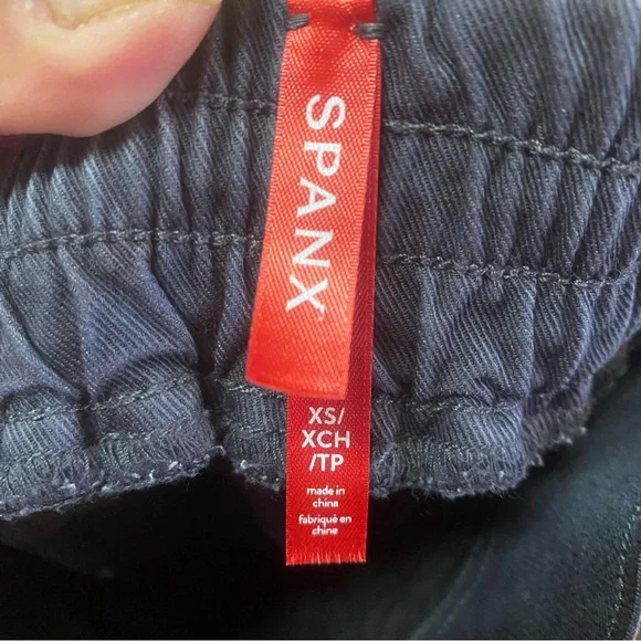Spanx Black Pull On Twill Cargo Zip Ankle Preppy Career Shapewear Joggers Pants… - Picture 7 of 7